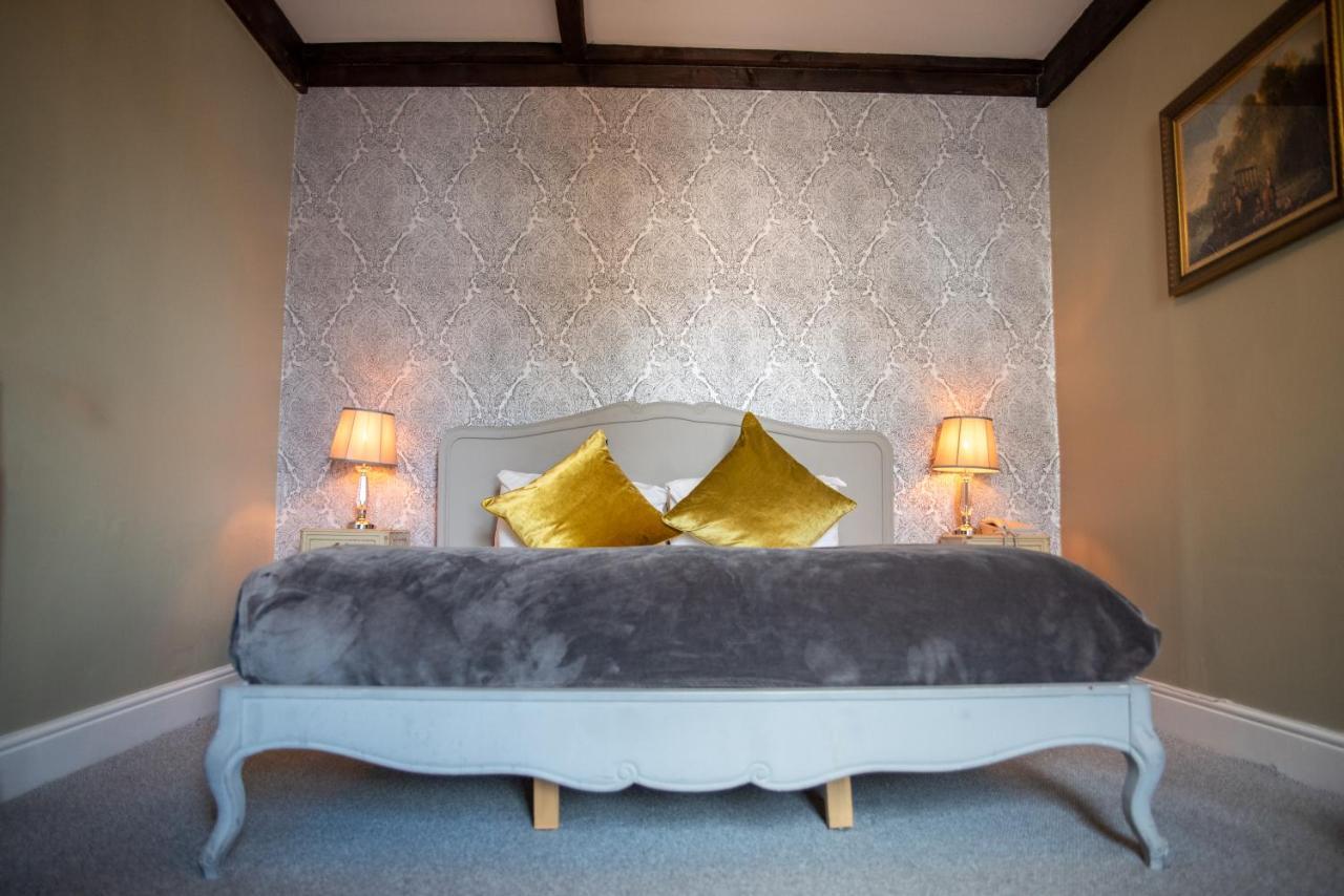 橡树别墅酒店 埃克斯布里奇 外观 照片 A bedroom at the hotel