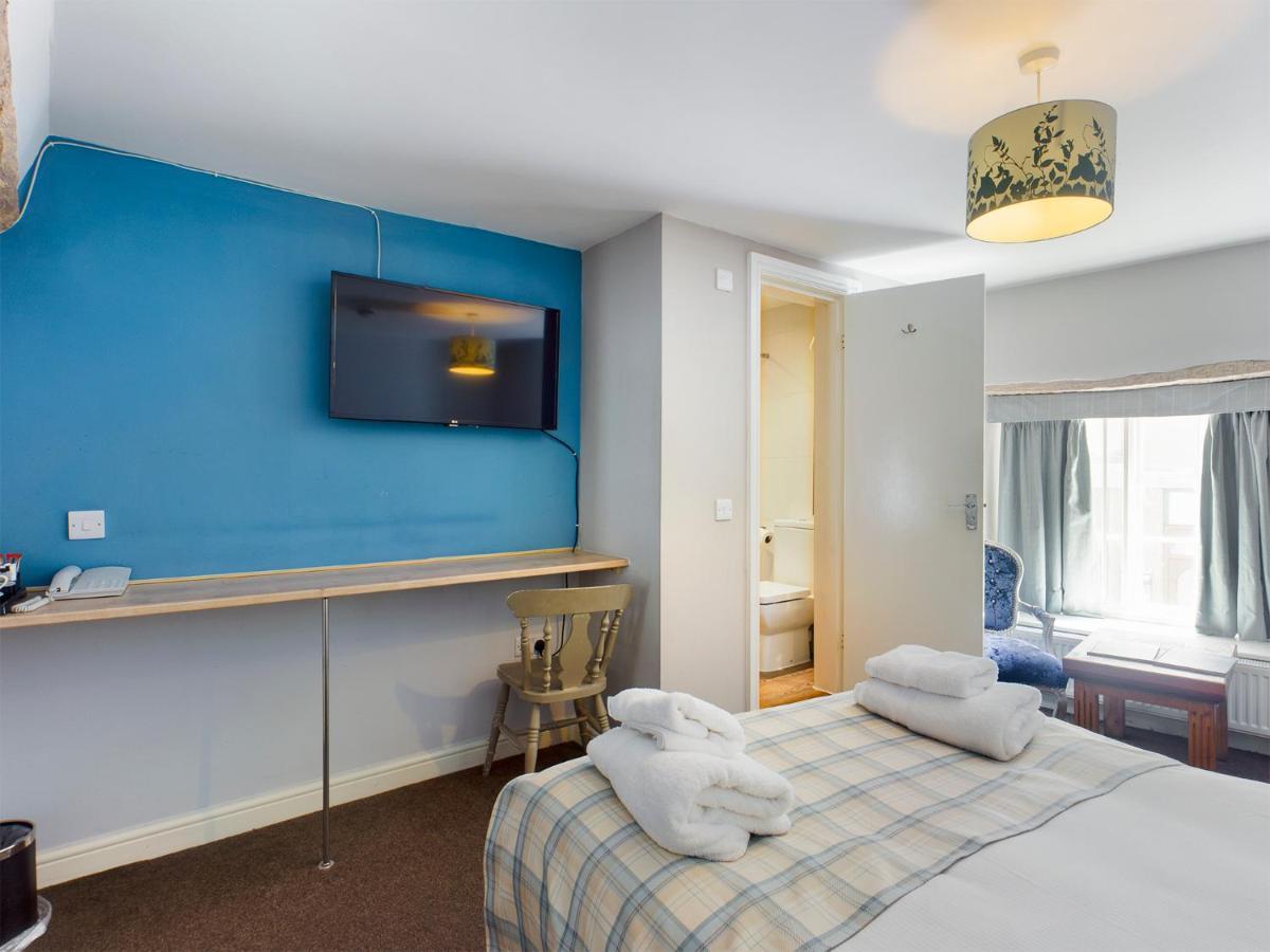橡树别墅酒店 埃克斯布里奇 外观 照片 A room at the hotel